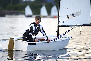 Tr�ning i Frederikssund/Marb�k Juniorsejlcenter