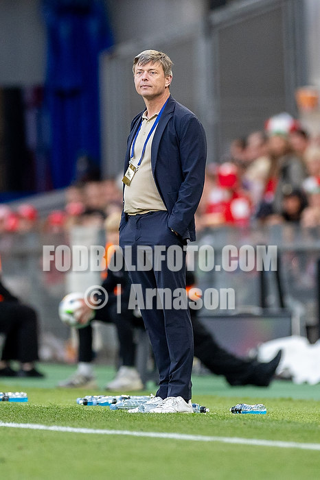 Jon Dahl Tomasson, cheftr�ner  (Sverige)