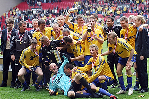 John Faxe Jensen, assistenttrner (Brndby IF), Mads Jrgensen (Brndby IF), Ruben Bagger (Brndby IF), Asbjrn Sennels (Brndby IF), Casper Ankergren (Brndby IF), Dan Anton Johansen (Brndby IF), Sebastian Svrd (Brndby IF), Jonas Kamper (Brndby IF), Thomas Kahlenberg (Brndby IF), Martin Retov (Brndby IF), Johan Elmander (Brndby IF)