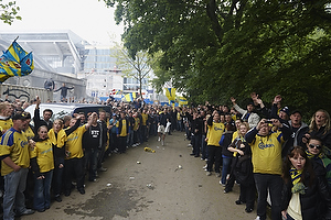 Br�ndbyfans tager imod spillerbussen