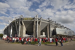 Chilenske fodboldfans foran Brndby Stadion