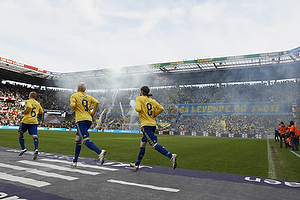 Tifo p� Faxetribunen, Alexander Farnerud (Br�ndby IF), Mikael Nilsson (Br�ndby IF)