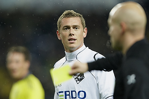 Kasper Lorentzen (Randers FC) modtager advarsel af Emil Laursen, dommer