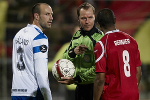 Patrice Bernier (FC Nordsjlland), Atle Roar Hland (Ob), Henning Jensen, dommer