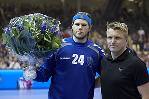 Mikkel Hansen (AG Kbenhavn) med blomster