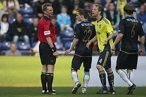 Jakob Kehlet, dommer, Jesper Lange (Esbjerg fB), Remco van der Schaaf (Brndby IF)
