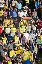 Br�ndbyfans st�r op p� langsiden