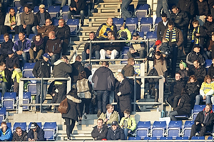 Brndbyfans forlader Brndby Stadion fr tid