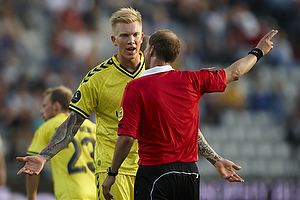 Simon Makienok Christoffersen (Brndby IF), Henning Jensen, dommer