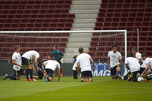 Opvarming i Parken for tom tribune