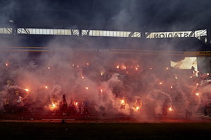 Brøndbyfans på sydsiden afbrænder romerlys