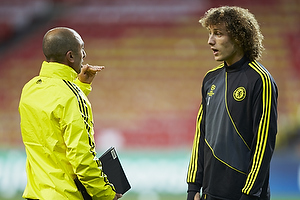 Roberto Di Matteo, cheftrner (Chelsea FC), David Luiz (Chelsea FC)