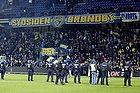 Kampkldt politi p Brndby Stadion for at holde brndbyfans p tribunen