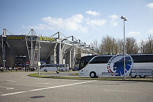 FCK-spillerbus ankommer til Brndby Stadion
