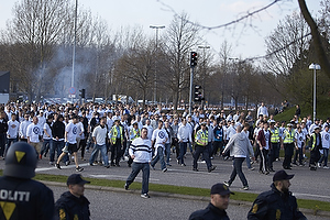 Politiet flger FCK-fans til Brndby Stadion