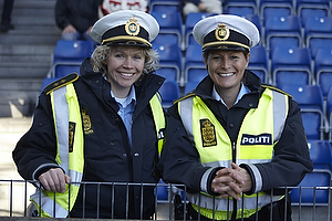 To politi kvinder