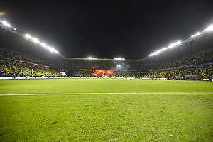 Brndby Stadion kldt i bl og gule flag