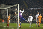 Iker Casillas, anfrer (Real Madrid CF), Thomas Delaney (FC Kbenhavn) slr bolden i ml med hnden