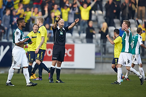 Peter Kjrdgaard-Andersen, dommer fljter kampen af med en 1-0 sejr til Brndby IF