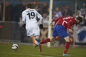 Michael Christensen (FC Vestsj�lland) beg�r straffespark p� Rurik Gislason (FC K�benhavn)