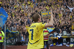 Thomas Kahlenberg (Brndby IF) hilser p brndbys fans