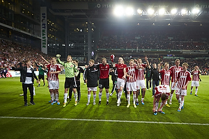 Aab-spillerne jubler p� banen efter sejren i pokalfinalen 2014