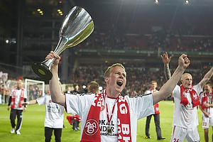 Jeppe Curth (Aab) med pokalen