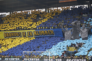 Brndbyfans med tifo