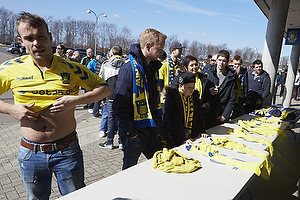 Br�ndbyfans k�ber spillertr�jer