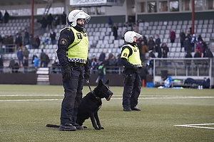Svensk politi med hund