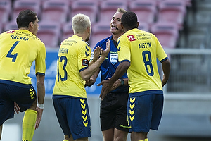 Johan Larsson (Brndby IF), Rodolph William Austin (Brndby IF), Jakob Kehlet, dommer
