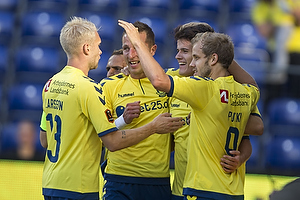 Johan Larsson, anfrer (Brndby IF), Teemu Pukki (Brndby IF)