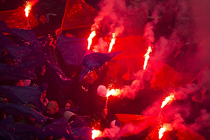 FCK-fans med tifo og romerlys