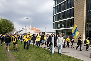 Br�ndbyfans I march mod stadion