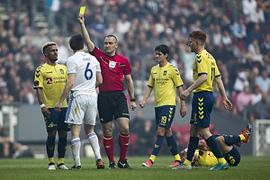 Hany Mukhtar (Brndby IF), Mads-Kristoffer Kristoffersen, dommer, William Kvist (FC Kbenhavn)