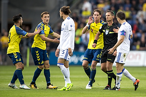 Anders Poulsen, dommer, Benjamin Verbic, anfrer (FC Kbenhavn), Benedikt Rcker (Brndby IF), Erik Johansson (FC Kbenhavn)