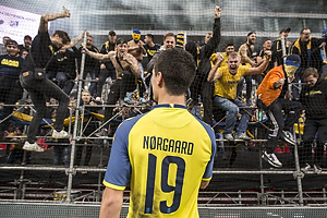 Christian Nrgaard (Brndby IF) med brndbyfans