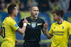 Kamil Wilczek (Brndby IF), Mads-Kristoffer Kristoffersen, dommer, Dominik Kaiser (Brndby IF)