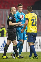 Mads-Kristoffer Kristoffersen, dommer, Kamil Wilczek (Brndby IF), Jesse Joronen (FC Kbenhavn)