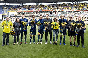 Sarah Agerklint (Brndby Support), Michael Trnes (Brndby IF), Peter Bjur (Brndby IF), Tobias Brkeeiet (Brndby IF), Jesper Srensen (Brndby IF), Niels Frederiksen, cheftrner (Brndby IF)