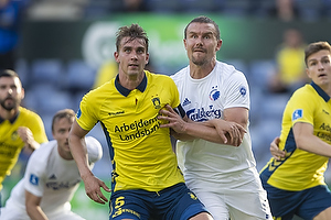 Andreas Maxs, anfrer (Brndby IF), Andreas Bjelland  (FC Kbenhavn)