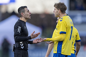 Sandi Putro, dommer, Nicolai Vallys  (Brndby IF)