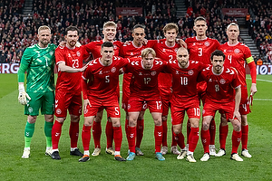 Kasper Schmeichel  (Danmark), Pierre Emilie H�jbjerg  (Danmark), Rasmus H�jlund  (Danmark), Yussuf Poulsen  (Danmark), Joachim Andersen  (Danmark), Jannik Vestergaard  (Danmark), Simon Kj�r, anf�rer  (Danmark), Joakim M�hle  (Danmark), Victor Kristiansen  (Danmark), Christian Eriksen  (Danmark), Thomas Delaney  (Danmark)