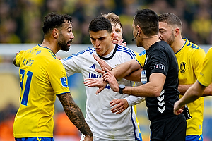 Sean Klaiber  (Br�ndby IF), Mohamed Elyounoussi  (FC K�benhavn), Sandi Putro, dommer, Elias Achouri  (FC K�benhavn)