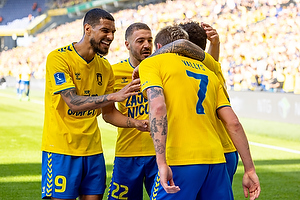 Ohi Omoijuanfo  (Br�ndby IF), Nicolai Vallys, m�lscorer  (Br�ndby IF), Josip Radosevic  (Br�ndby IF)