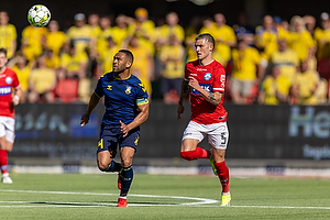 Kevin Mensah, anfrer  (Brndby IF), Oliver Sonne  (Silkeborg IF)