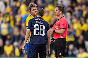 Nicolai Vallys  (Brndby IF), Lasse Graagaard, Dommer, Andr Rmer  (Randers FC)