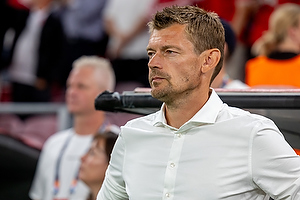 Lars Knudsen, cheftr�ner  (Danmark)