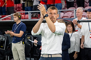 Lars Knudsen, cheftr�ner  (Danmark)