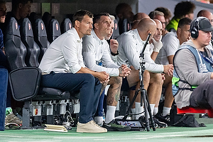 Lars Knudsen, cheftr�ner  (Danmark), Daniel Agger, assistenttr�ner  (Danmark)